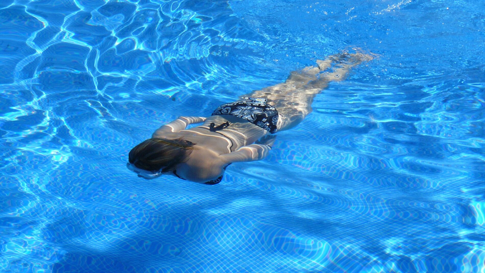 Cómo recuperar el agua verde de tu piscina
